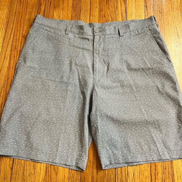 PGA Tour Shorts Mens 38 X9.5 Gray Geometric Performance Golf Chino Polyester - Picture 1 of 10